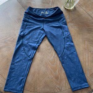 Zyia blue camo capri with pockets on both sides, sz 6-8